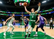 凯尔特人队击败国王队，晋级半决赛