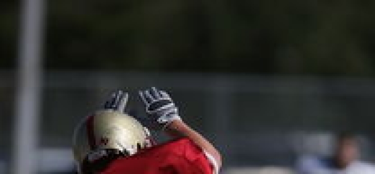 那不勒斯前锋梅开二度，助球队轻松获胜