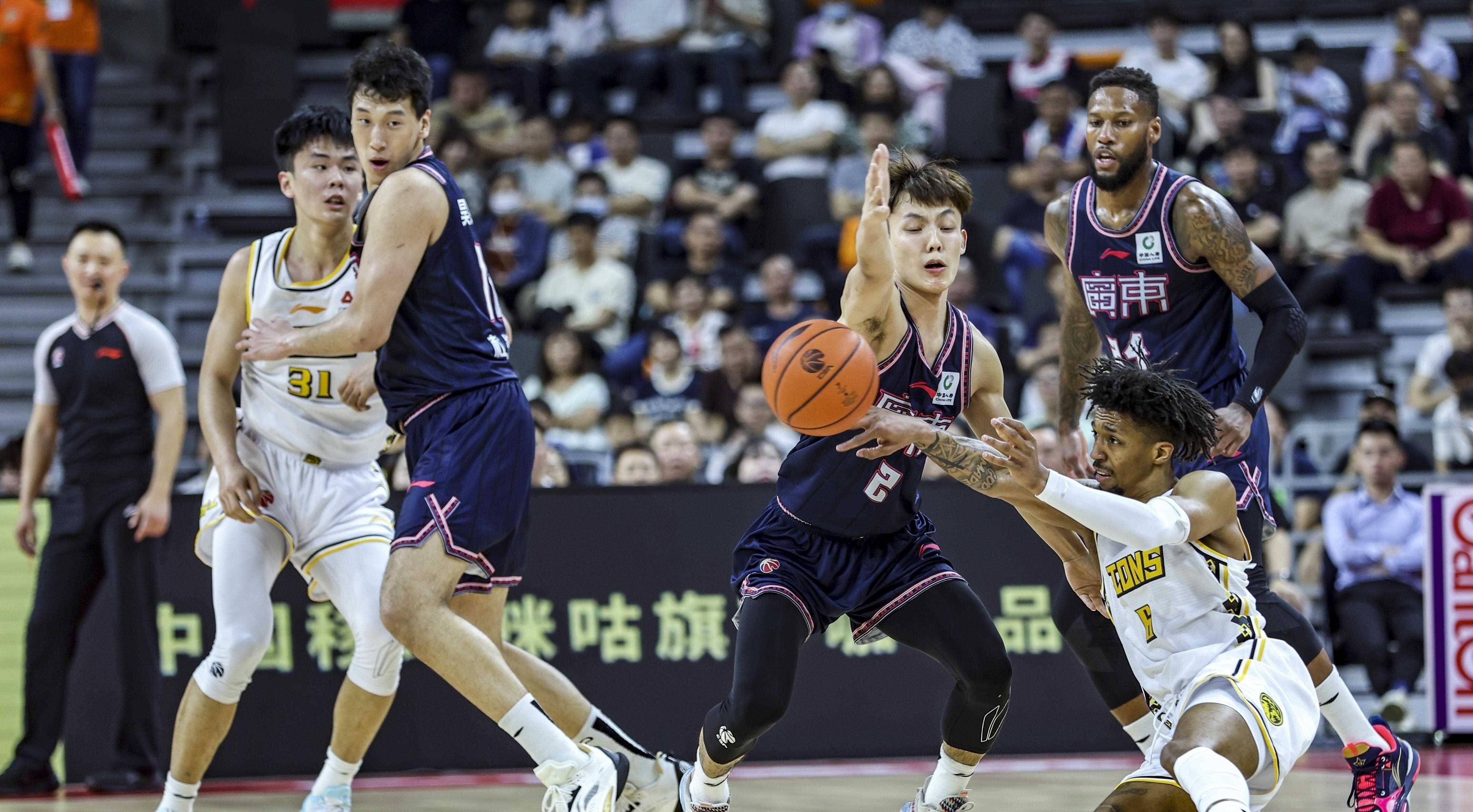 中国男篮结束NBA夏联征程三场比赛输了104分(男篮时隔12年再战nba夏联赛,成绩不佳但练兵很关键)