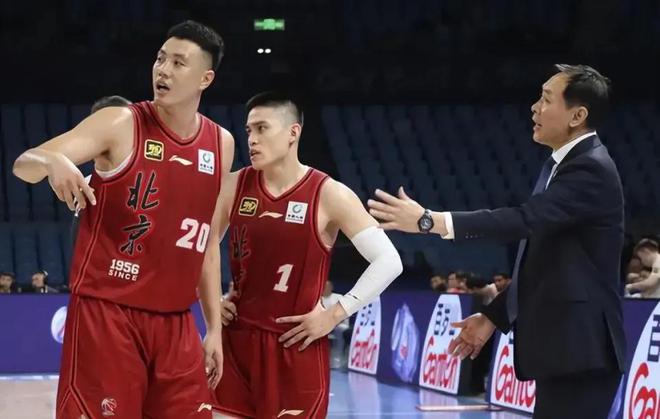 北京男篮对阵大连队，全队备战意志坚定(北京男篮对阵大连队,全队备战意志坚定不移)