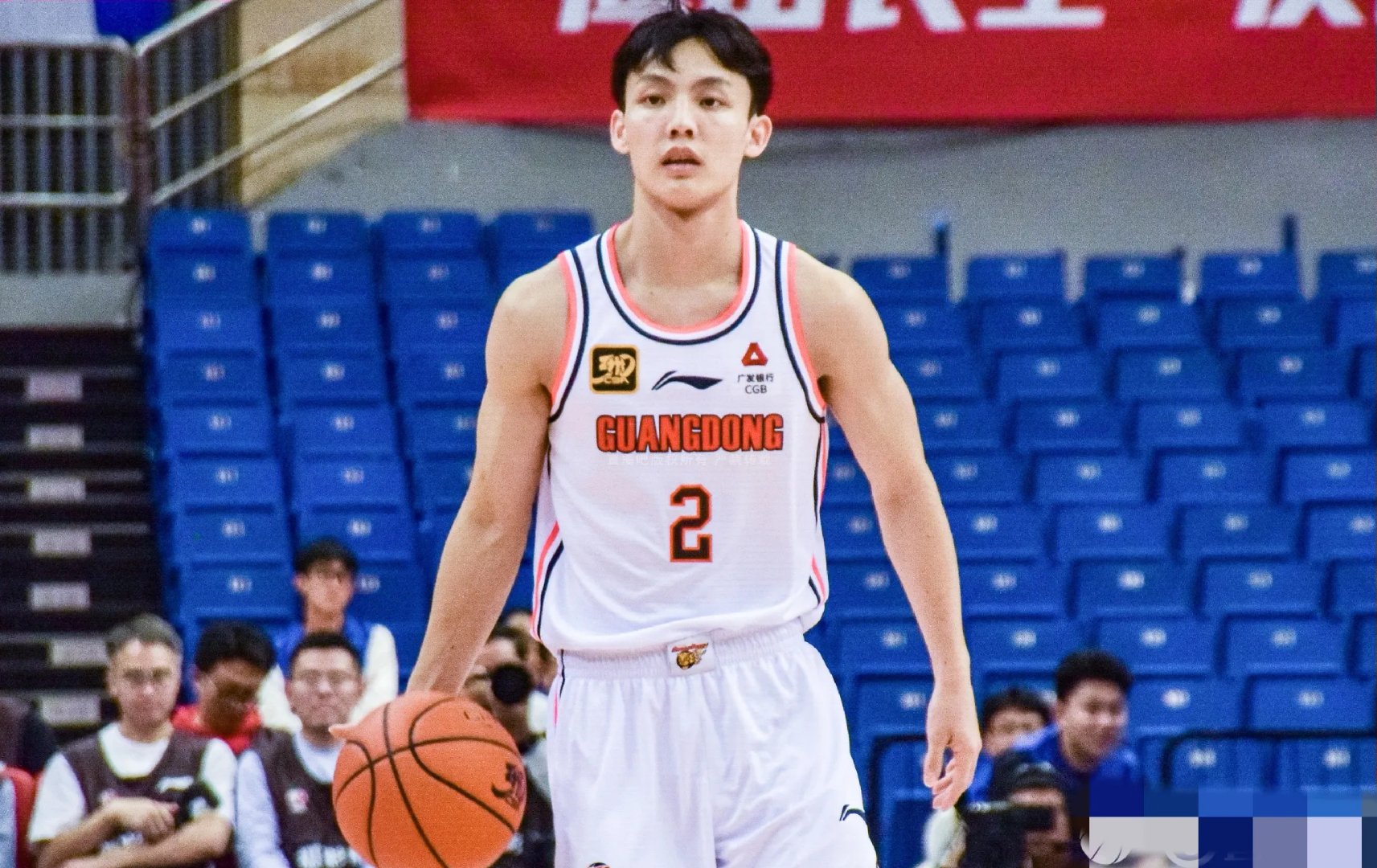 霍楠：会发牌&三分中锋极具价值，预测杨瀚森27或30签被选中的简单介绍