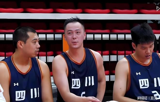 四川男篮组银河战舰，全运会也玩金元篮球？