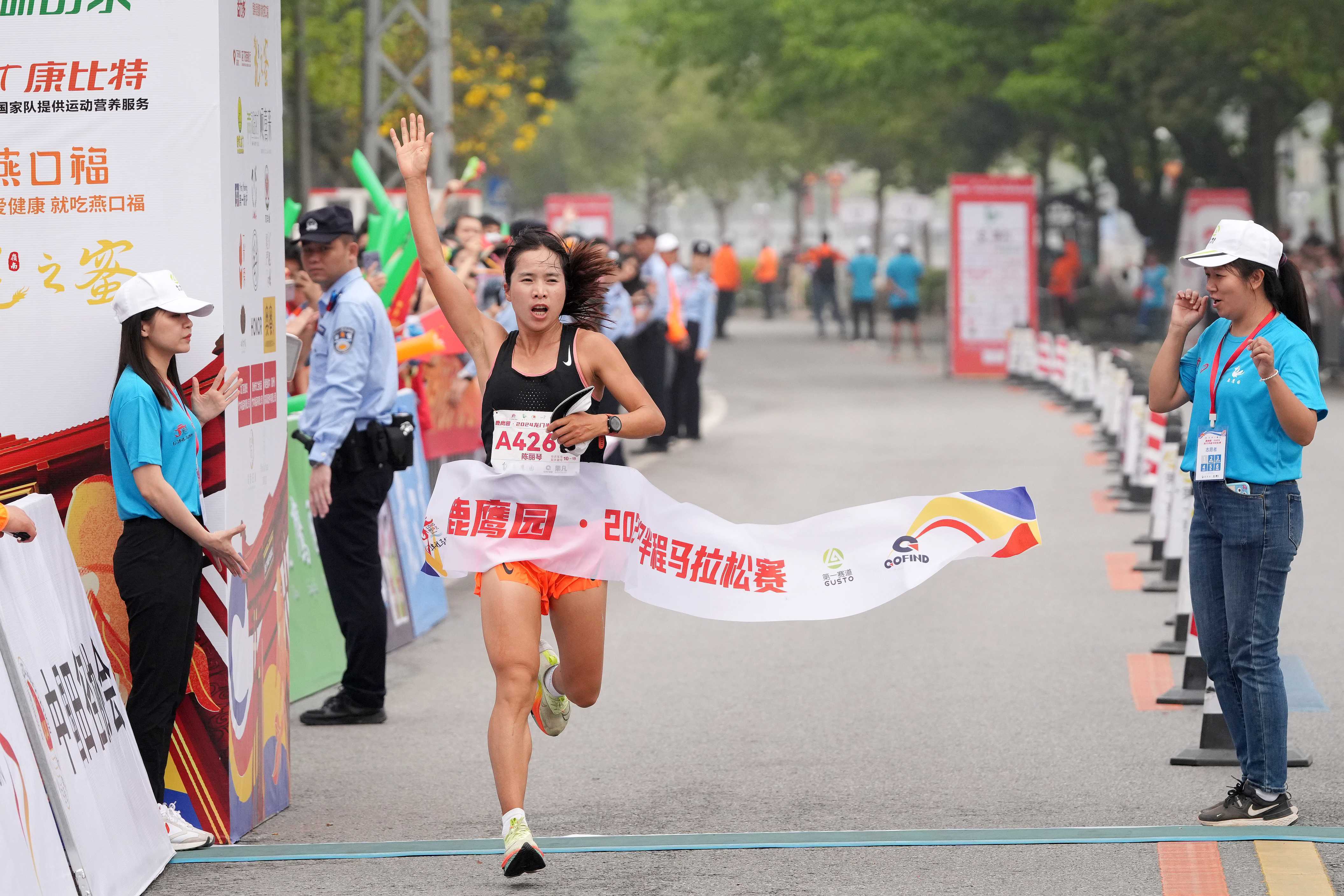 赛场上的运动精神感动无数观众